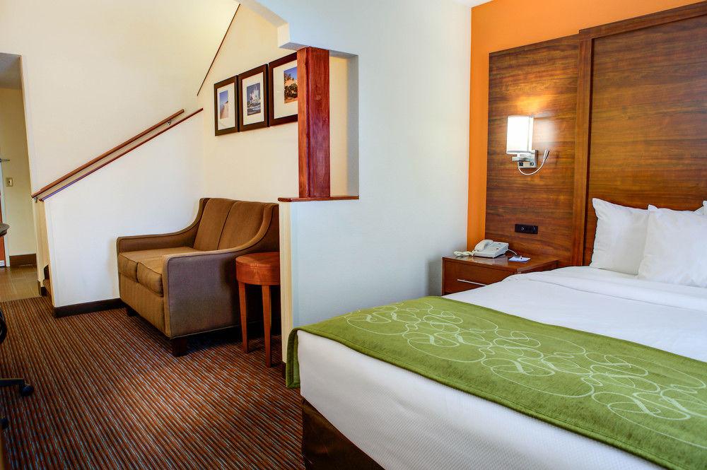 Comfort Suites Stevensville – St. Joseph Eksteriør bilde