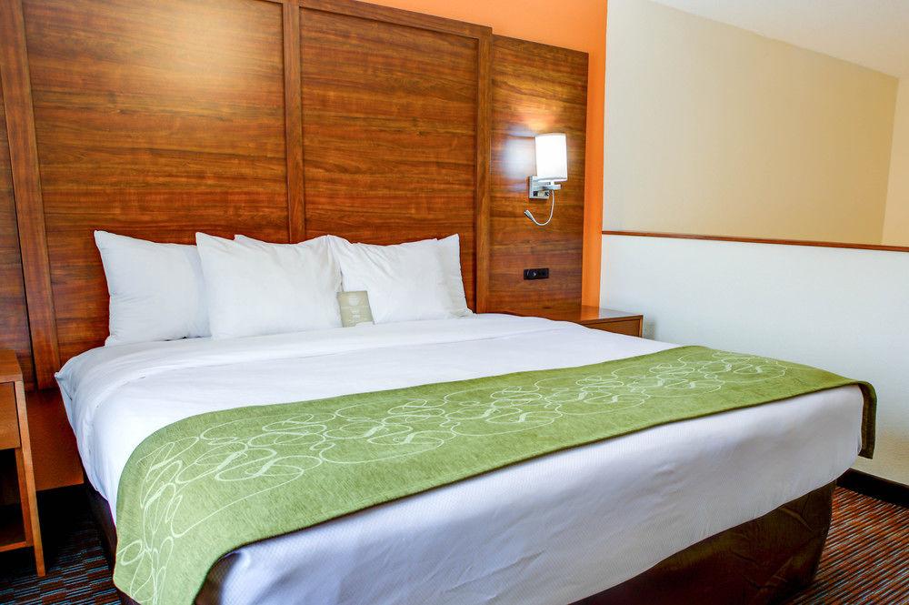 Comfort Suites Stevensville – St. Joseph Eksteriør bilde
