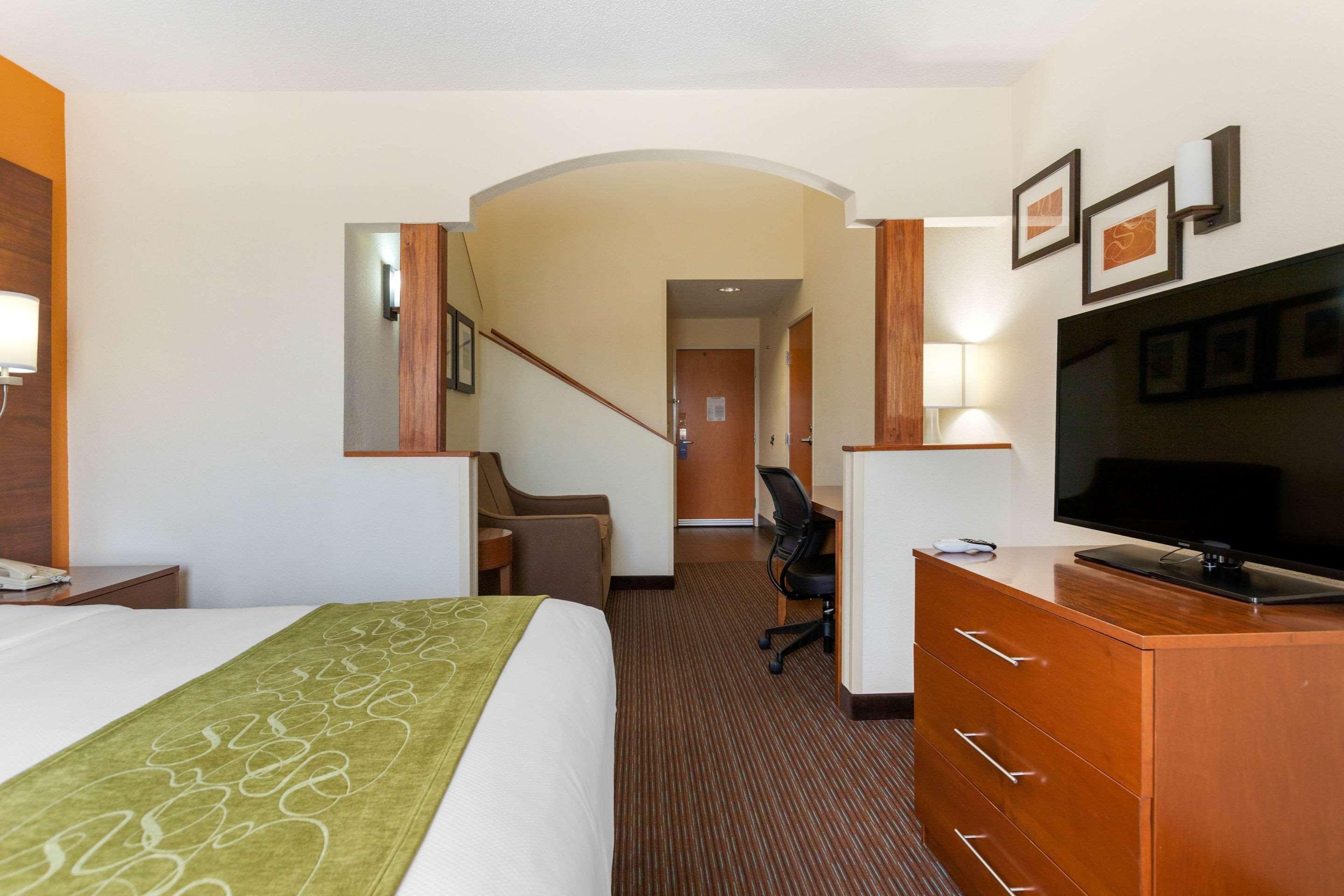 Comfort Suites Stevensville – St. Joseph Eksteriør bilde