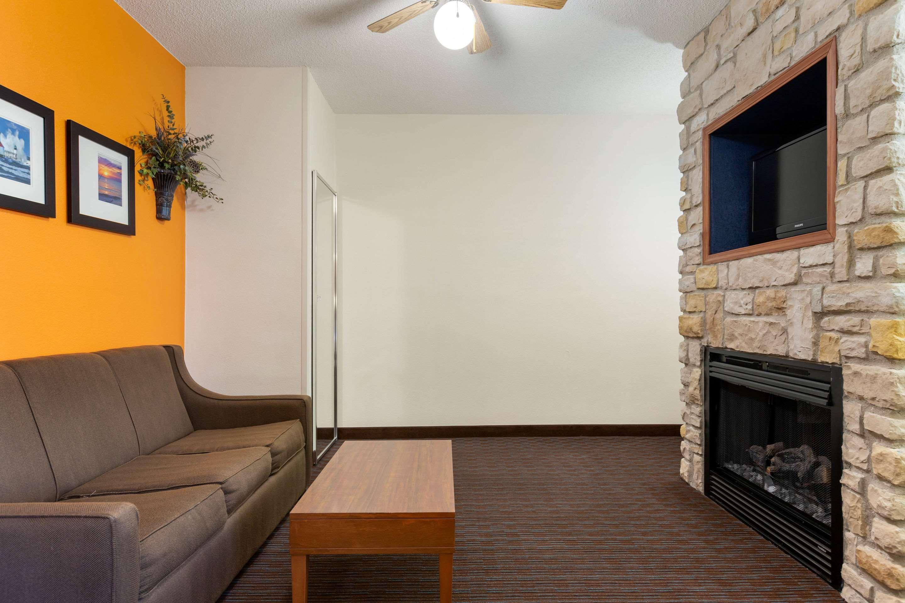 Comfort Suites Stevensville – St. Joseph Eksteriør bilde