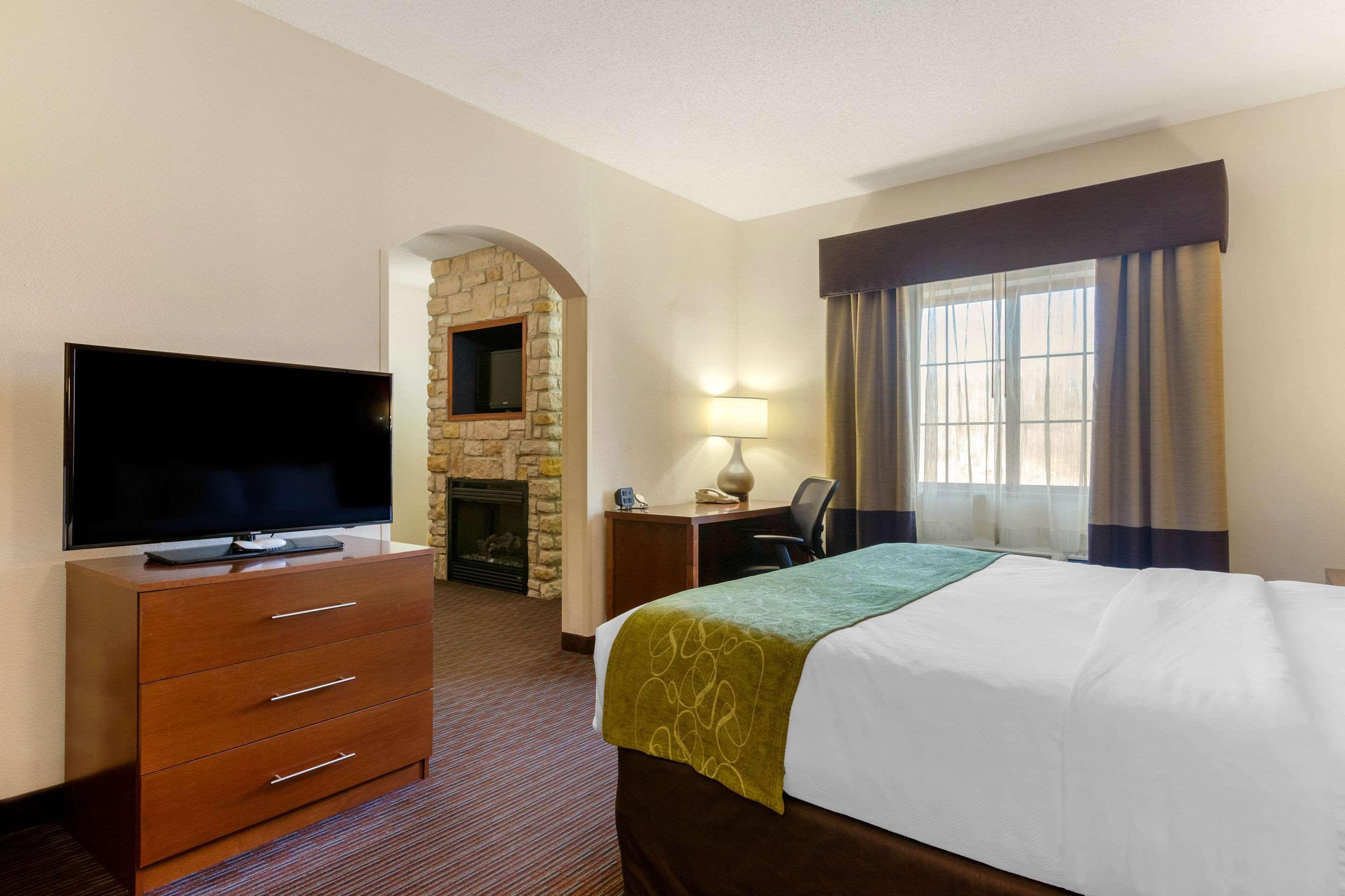 Comfort Suites Stevensville – St. Joseph Eksteriør bilde