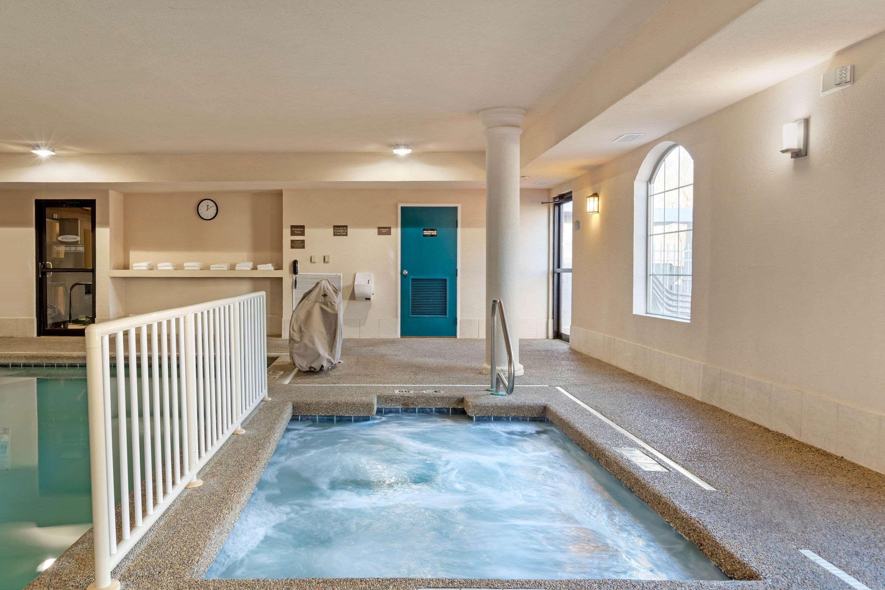 Comfort Suites Stevensville – St. Joseph Eksteriør bilde