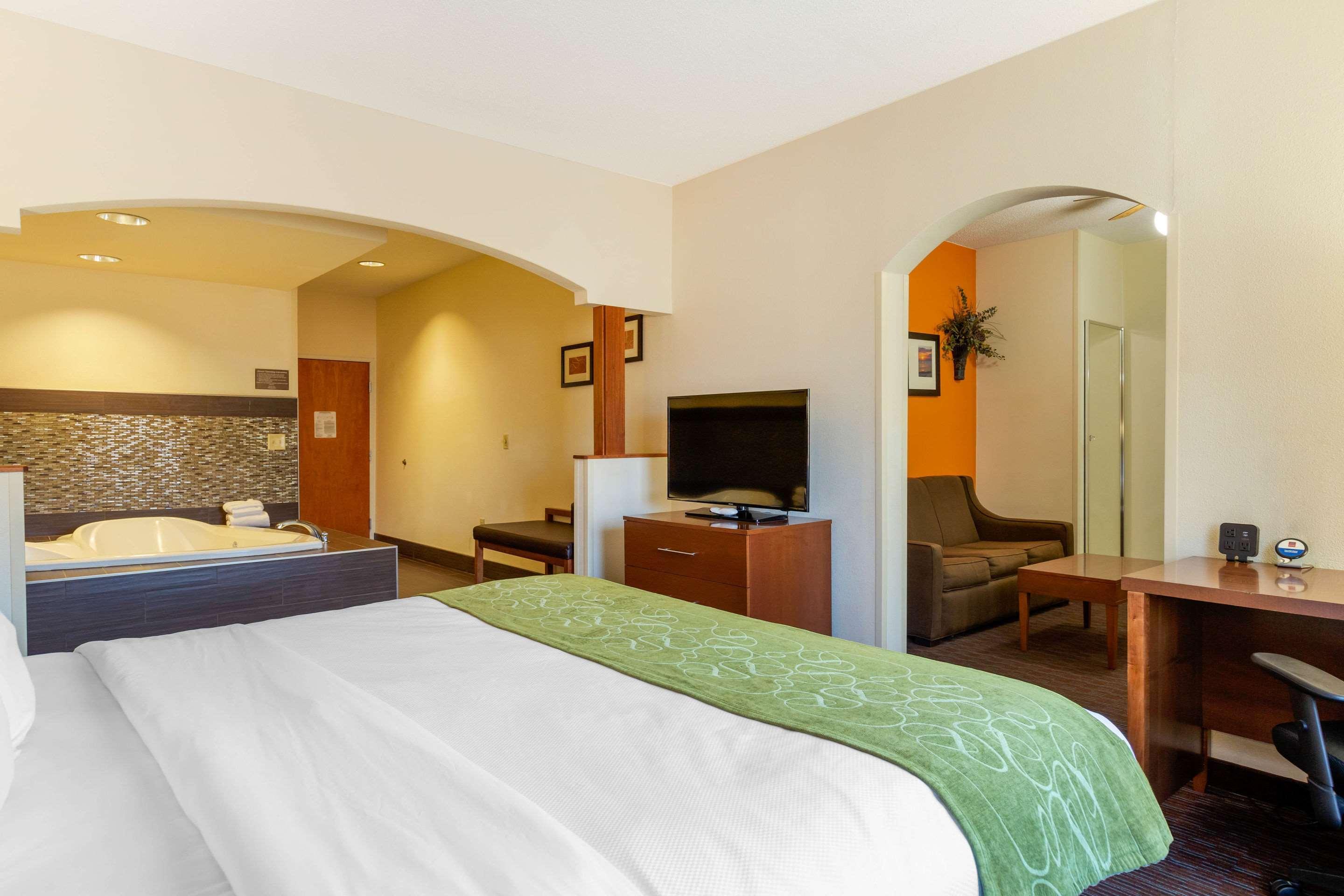 Comfort Suites Stevensville – St. Joseph Eksteriør bilde